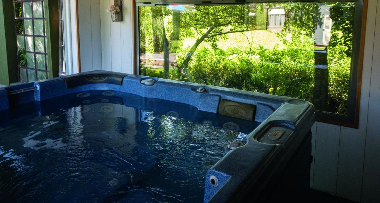 Le Riolet Bed & Breakfast Marsac-en-Livradois Bagian luar foto
